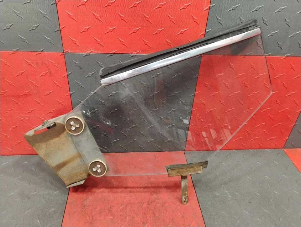 1974-1976 Ford Torino 2dr LH Driver Moveable Quarter Glass Window *Marks* - Image 1 of 4