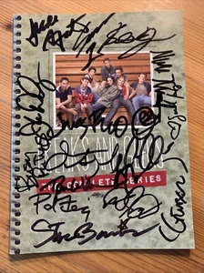 Freaks And Geeks DVD Autograph Booklet Full Cast Seth Rogen Jason Segel Franco - Imagen 1 de 1