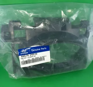 Hyundai 86576 2v510 REINF ASSY - FR BUMPER LOWER. Genuine Parts - Picture 1 of 3