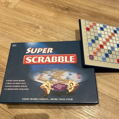 Super Scrabble B/G - 200 tiles Tinderbox Games (2006) Complete & VGC - Image 1 of 4