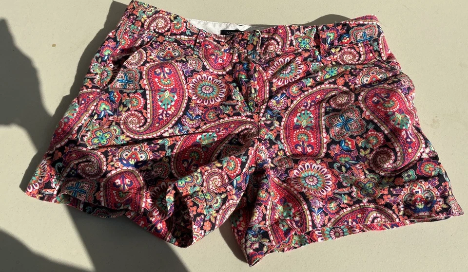 Lands End Shorts Womens 10 Floral Chino Low Rise Baumwolle Blend Floral  - Image 1 of 4