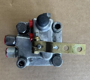 Mercedes W123 Wagon 300TD SUSPENSION LEVELING VALVE REBUILT SLS - Bild 1 von 3