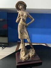 Statuetta vintage in resina L Toni scultura di una donna Placcato Argento