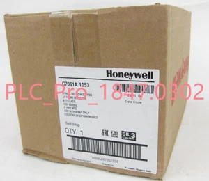 1PCS New Honeywell C7061A1053 UV Flame Detector C7061A 1053  Fast Shipment - Picture 1 of 4