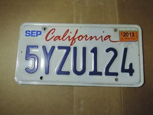 Placa de licencia estilo ""lápiz labial"" cursiva de California (grado C) - Imagen 1 de 1