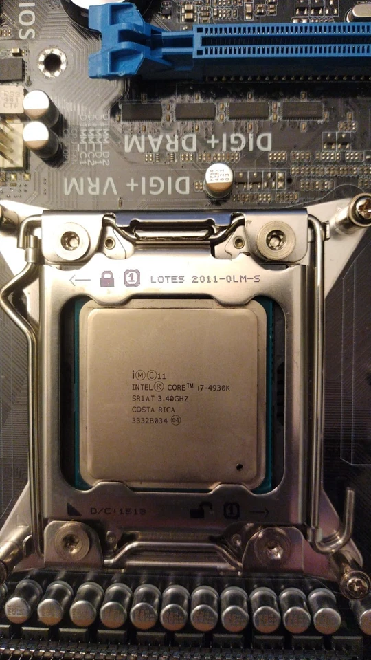 PROZESSOR CPU INTEL CORE i7-4930K 3.4GHz SR1AT SOCKEL 2011 - Bild 1 von 1