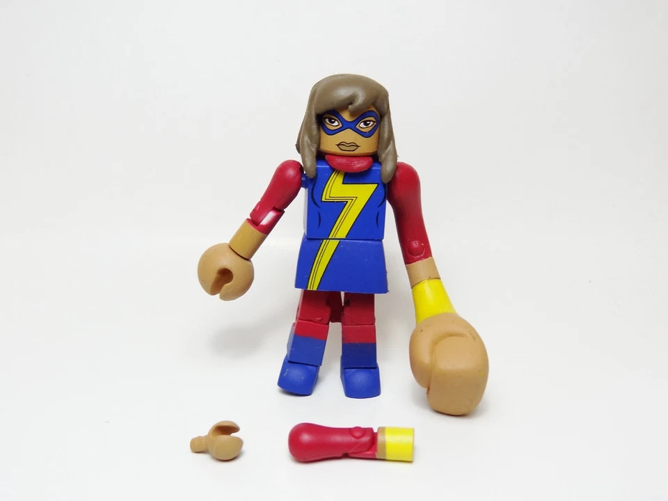 Marvel Minimates Walgreens Serie 5 Vengadores Montar Ms. Marvel (Defecto de pintura) Foto 1 de 1