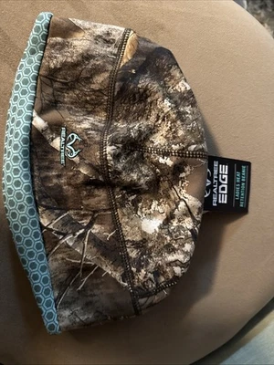 Realtree Edge Ladies stocking cap hat hunting beanie  One size fits all - Image 1 of 4