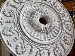 Stucco - wunderschön verzierte Stuckrosette 100-294 Rosette d= 49 cm aus Stuck - Bild 1 von 6