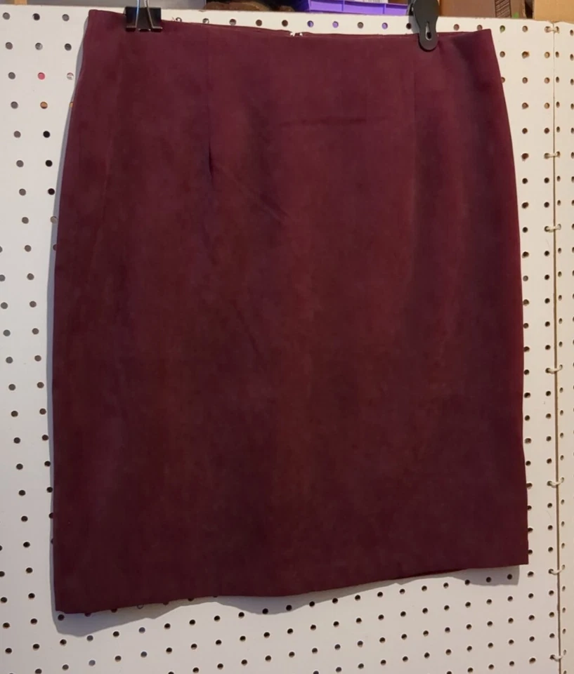 Falda corta de gamuza sintética Dressbarn talla 10 cremallera Foto 1 de 4