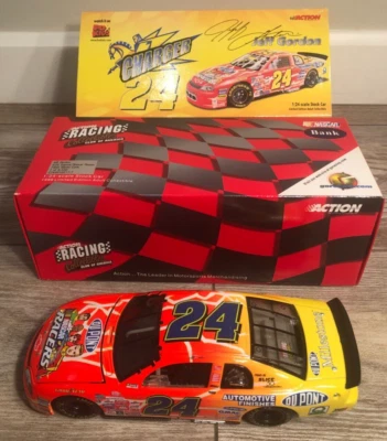 1999 JEFF GORDON DUPONT NASCAR RACERS CARREGADOR ACTION RCCA 1:24 CWB #3202/8500 - Imagem 1 de 4