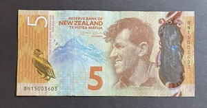 NEW ZEALAND 2015 : $5, Sir Edmund Percival Hillary. Serial #BN 15003603 - Bild 1 von 2