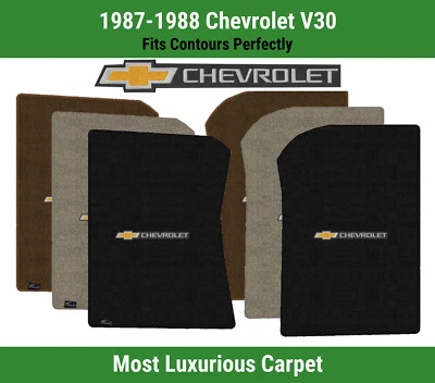 Alfombrillas delanteras Lloyd Luxe para Chevrolet V30 87-88 con pajarita Chevy y logotipo Word Foto 1 de 4