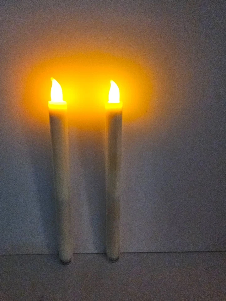 Juego de 2 velas cónicas sin llama Biedermann & Sons artículo nº CE4 Foto 1 de 4