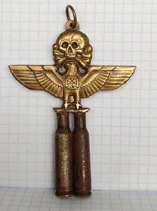 Ciondolo teschio aquila imperiale con croce di ferro - Wehrmacht - Foto 1 di 6