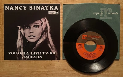 45 7" SP NANCY SINATRA HAPPY JAMES BOND 007 YOU ONLY LIVE TWICE - Image 1 of 2