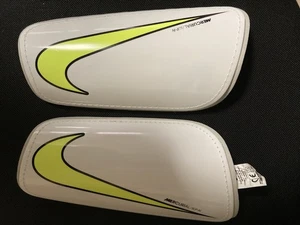 parastinchi calcio Nike mercurial Slip In Taglia XL - Foto 1 di 1