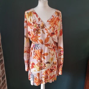 New with tags designer long sleeve short floral Guess wrap dress size xs/s - Picture 1 of 8