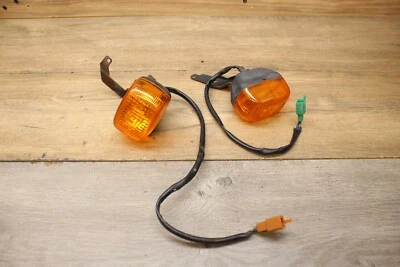 07-11 2009 09 JUEGO INTERMITENTE INTERMITENTE DELANTERO IZQUIERDO DERECHO YAMAHA C3 XF50 CON SOPORTES Foto 1 de 4