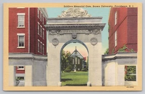 Tarjeta postal Soldiers Memorial Gate en la Universidad Brown en Providence Rhode Island - Imagen 1 de 2