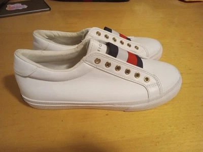 Zapatillas sin cordones Tommy Hilfiger Laven para mujer en blanco Foto 1 de 4