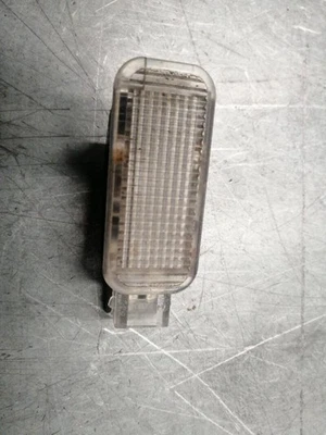 3B0947415 Luz Interior VOLKSWAGEN PASSAT BERLINA (3B3) 2000 805005 Foto 1 de 2