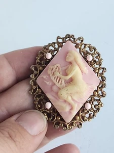 Vintage Kamee Playing A Harp Atemberaubend Rosa Creme Gold Ton Filagree Amazing Rare - Bild 1 von 4
