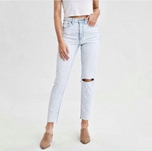 Sale! American Eagle Mom Jeans High Rise Ripped Frayed Ankle Size 00 - Picture 1 of 10