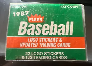 1987 Fleer Update carte baseball 132 carte collezionabili sigillate in fabbrica 22 adesivi - Foto 1 di 3