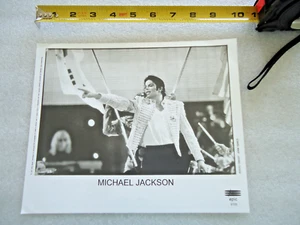 Michael Jackson Promotional Photo Epic 9075 Credit John Issac 1997 - Picture 1 of 2
