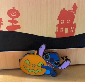 LOUNGEFLY LILO & STITCH DISNEY BLIND BOX ENAMEL PIN HALLOWEEN ๐ STITCH GITD - Picture 1 of 4