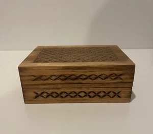 Hand-Crafted Wooden Box / Unique Wooden Box 6x4x2 - Picture 1 of 17