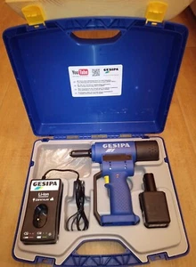 Rivettatrice elettrica a BATTERIA 14,4v 2,6Ah 37,4Wh GESIPA PowerBird + attrezzi - Foto 1 di 7