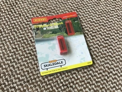 Brand New Hornby Skaledale R8580 OO Gauge Red Telephone Kiosk - image 1 of 2