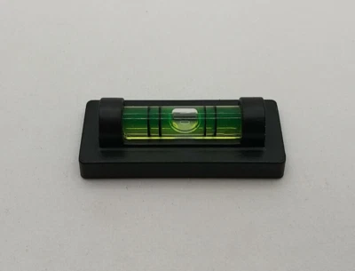 4pcs Magnetic Edge Bubble Level - Sens: ±0.4° in lines, 38'/2mm 11.2mm/m - NEW - Image 1 of 4