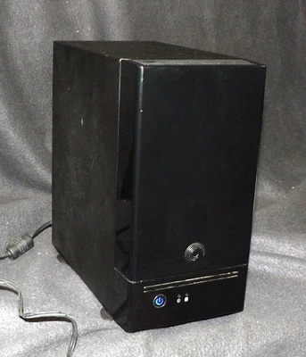 Seagate BlackArmor NAS 220 P/N:9SR5A4-500 NAS 2TB Capacity - Image 1 of 3