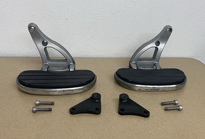 05-08 Kawasaki VN1600 Vulcan Nomad estribo de pasajero izquierdo y derecho tablero de piso Foto 1 de 4