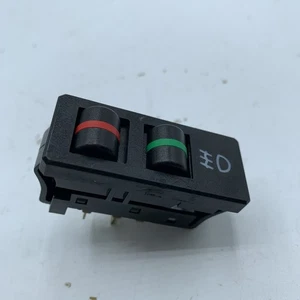Interruttore fendinebbia nero originale Fiat Ritmo 3 pin Genuine 4382408 - Picture 1 of 3