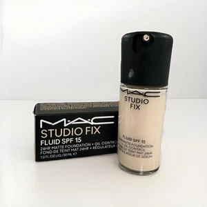 Mac Studio Fix Fluid Foundation NW5 - Bild 1 von 3