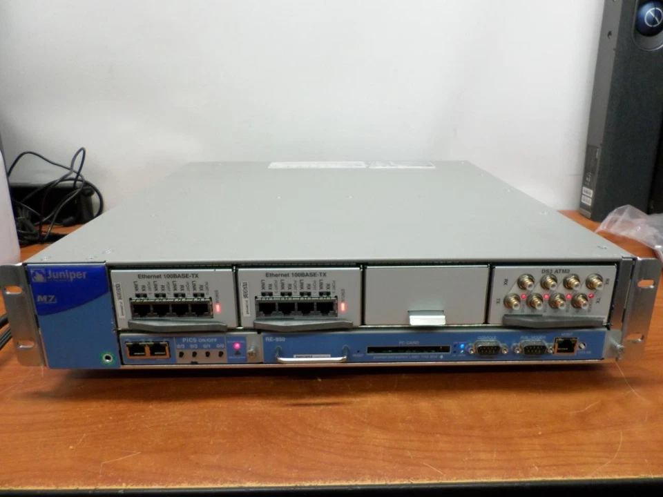 Juniper Networks M7i Router with 2x 4 Port 10/100Mbps Ethernet RE-850 Module - Image 1 of 4