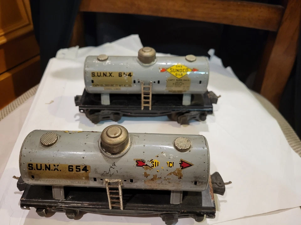 2 Vintage Lionel Lines Train Car SUNX 2654 Gas Sunoco Oils Railroad Tanker - Image 1 of 4