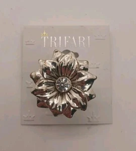 Trifati Silver Tone Flower w/ Large Rhinestone Ring w/ Stretch Band - Picture 1 of 3