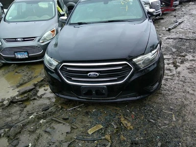 Passenger Headlight Limited Halogen Fits 15-19 TAURUS 1683676 - Image 1 of 4