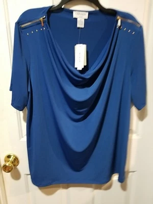 NUEVO CON ETIQUETAS $48 TOP AZUL CARMEN MARK VALVO TALLA 2X CREMALLERAS Y TACHUELAS DORADAS Foto 1 de 4