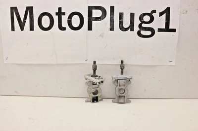 Juego de ajustes de tensión de cadena bloques de brazo oscilante OEM Yamaha FZ6r FZ6 2009-2017 Foto 1 de 4