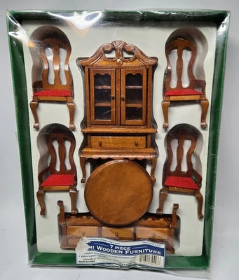 Mini muebles de madera para casa de muñecas de 7 piezas antiguos nuevos en caja stock antiguo Foto 1 de 4