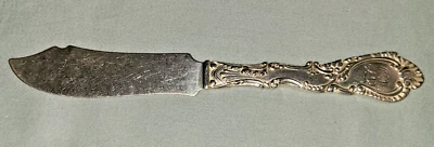 Antiguo cuchillo esparcidor de mantequilla Gorham Sajonia plateado, monograma LLB, aprox. 1891 Foto 1 de 4