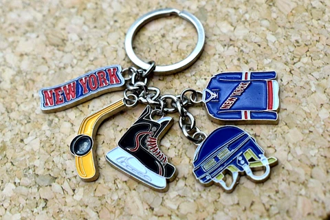 NEW YORK "RANGERS" KEY CHAIN, PRE-OWNED, EXCELLENT CONDITION Cover