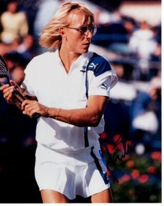 MARTINA NAVRATILOVA Signed 8x10 TENNIS Photo w/ Hologram COA - Picture 1 of 2