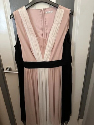 Size 22 Tea Length Evening Wear Dress. Worn Twice. Slight Damage To Neck Area. - Image 1 of 3
